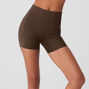 ALO Yoga 5" Airlift Energy Short size XS
